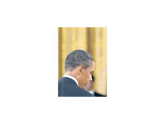El día posterior a la derrota del Partido Demócrata, Barack Obama lució abatido y por momentos irritado ante los periodistas que convocó para una conferencia de prensa. La elección de mitad de mandato fue una paliza, señaló.