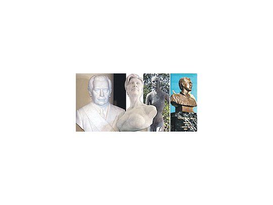 De izq. a derecha, el busto de Raúl Alfonsín, el de Hillary Clinton ( emplazado en el Sex Museum de Nueva York), el discutido monumento a Eva Perón y la efigie de George W. Bush en Washington.