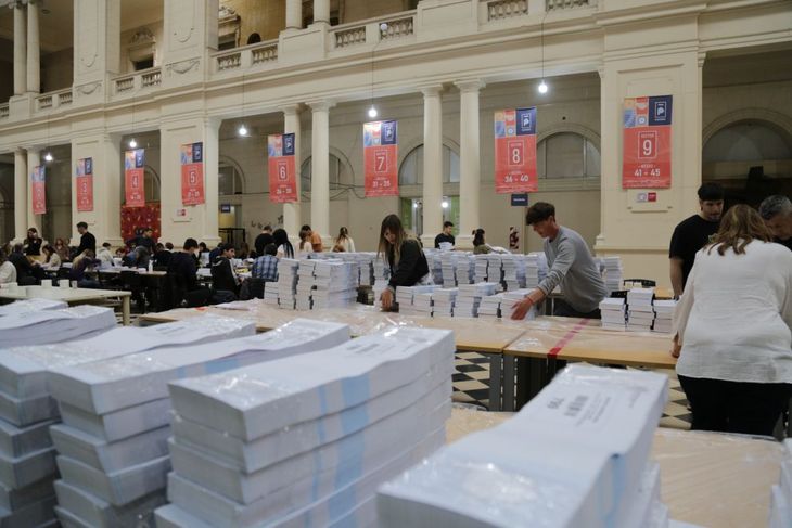Las boletas electorales, listas para su distribución en la provincia de Buenos Aires. Las boletas electorales, listas para su distribución en la provincia de Buenos Aires.
