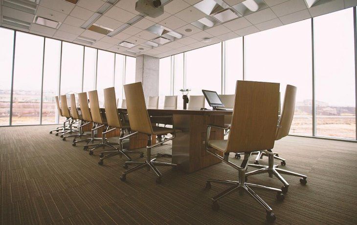 ámbito.com | Empresa Vacia Sala de Reunion.jpg