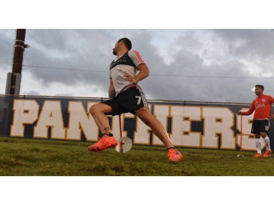 Mora jugó 11 minutos para el equipo b.