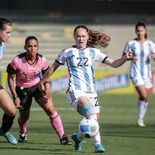 Los clubes deberán formarse en género. Los clubes deberán formarse en género.