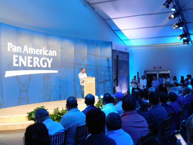 El ministro de Minas y Energía del gobierno de Lula da Silva, Alexandre Silveira de Oliveira, fue el tercero de los oradores. El ministro de Minas y Energía del gobierno de Lula da Silva, Alexandre Silveira de Oliveira, fue el tercero de los oradores.