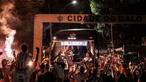 Apedrearon el micro de Atlético Mineiro cuando salía para el Monumental.