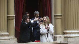 Milei en el palco de Diputados durante el informe de gestión de Manuel Adorni. Junto a él, Karina Milei, Luis Caputo y Sandra Pettovello. Milei en el palco de Diputados durante el informe de gestión de Manuel Adorni. Junto a él, Karina Milei, Luis Caputo y Sandra Pettovello.