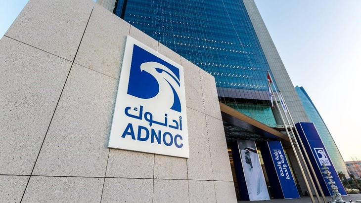 ADNOC (Abu Dhabi National Oil Company) opera en toda la cadena de valor de los hidrocarburos: desde la exploración y producción hasta el refinado, la petroquímica, el almacenamiento, el transporte y la comercialización. ADNOC (Abu Dhabi National Oil Company) opera en toda la cadena de valor de los hidrocarburos: desde la exploración y producción hasta el refinado, la petroquímica, el almacenamiento, el transporte y la comercialización.