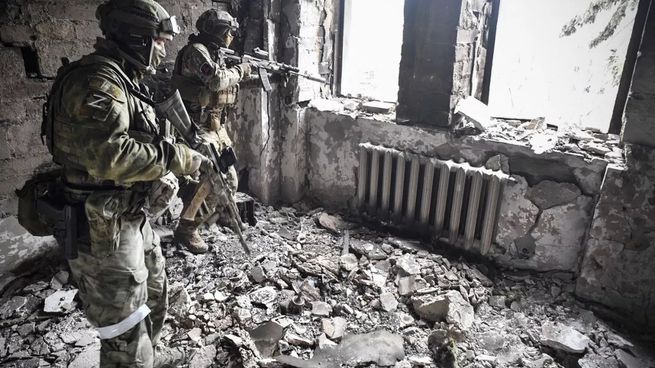 Guerra en Ucrania soldados de Rusia en Mariúpol