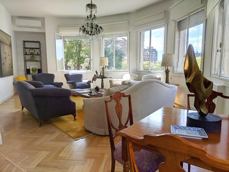 Un 4 ambientes que forma parte de la oferta en el Kavanagh (Foto Gentileza: Arana Parera Propiedades) Un 4 ambientes que forma parte de la oferta en el Kavanagh (Foto Gentileza: Arana Parera Propiedades)