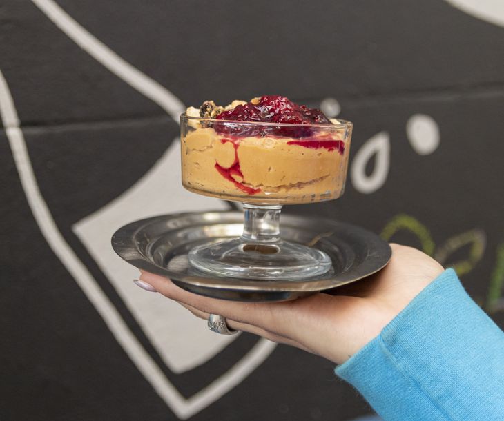 Dulce de leche mousse to share, a classic Sifoncito delicacy. Dulce de leche mousse to share, a classic Sifoncito delicacy.
