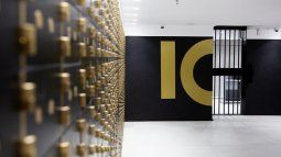In a small safe deposit box, between $2,500 and $3,200 bills usually fit.