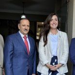 La vicepresidenta fue recibida por el gobernador riojano en el marco de su visita oficial a la provincia, donde participó de la Fiesta Nacional de la Chaya. La vicepresidenta fue recibida por el gobernador riojano en el marco de su visita oficial a la provincia, donde participó de la Fiesta Nacional de la Chaya.