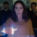 La nueva película combina ciencia ficción, thriller político y teorías sobre ovnis en una historia atravesada por conspiraciones, fe y el poder de los medios de comunicación. La nueva película combina ciencia ficción, thriller político y teorías sobre ovnis en una historia atravesada por conspiraciones, fe y el poder de los medios de comunicación.