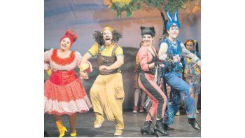 ámbito.com | SALTIMBANQUIS. En el teatro Regio se representa esta obra de Pablo Gorlero sobre “Los músicos de Bremen”, de los hermanos Grimm.