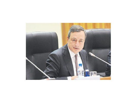 El presidente del BCE, Mario Draghi, sostuvo que han disminuido los riesgos de deflación en la zona euro. Prevé un suba de precios en torno al 1,8% en 2017.