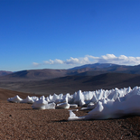 Desde CAEM sostienen que una reglamentación más clara permitiría reforzar la protección efectiva de los glaciares, reducir riesgos legales, promover inversiones, generar empleo y dinamizar las economías regionales. Desde CAEM sostienen que una reglamentación más clara permitiría reforzar la protección efectiva de los glaciares, reducir riesgos legales, promover inversiones, generar empleo y dinamizar las economías regionales.