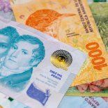 Diversos gremios —entre ellos los de deportivos, mineros, pasteleros y ferroviarios— cerraron acuerdos paritarios con aumentos superiores al 2%. Diversos gremios —entre ellos los de deportivos, mineros, pasteleros y ferroviarios— cerraron acuerdos paritarios con aumentos superiores al 2%.