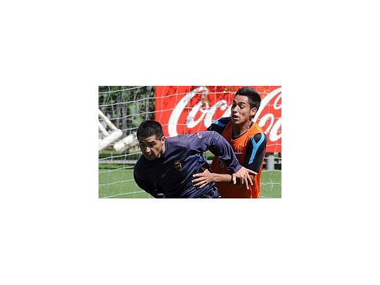 Juan Román Riquelme volvió a hacer fútbol para los titulares y estará presente el domingo, en la Bombonera, ante Olimpo.