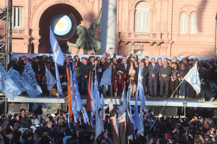 Manifestación en Plaza de Mayo por el atentado contra Cristina Fernández de Kirchner 