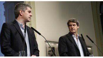 Marcos Peña y Alfonso Prat Gay.