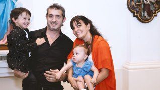 Emilia es una de las 10 personas con GNAO en Argentina: la historia y lucha de Gustavo y Verónica, sus padres. Emilia es una de las 10 personas con GNAO en Argentina: la historia y lucha de Gustavo y Verónica, sus padres.