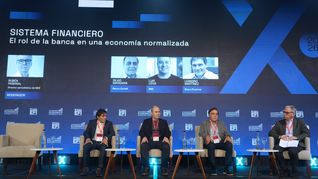Representantes de bancos privados y públicos analizaron el momento de transición que atravieza al sector. Representantes de bancos privados y públicos analizaron el momento de transición que atravieza al sector.