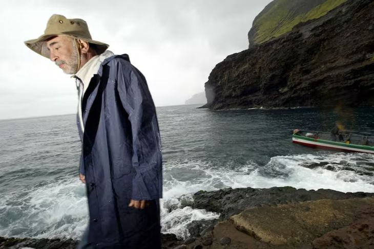 El historiador holandés-estadounidense Bernard Keiser en la isla Robinson Crusoe.