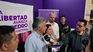Sebastián Pareja junto a los dirigentes violetas del distrito.