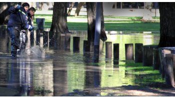 La rotura de un caño maestro inundó parte de Belgrano