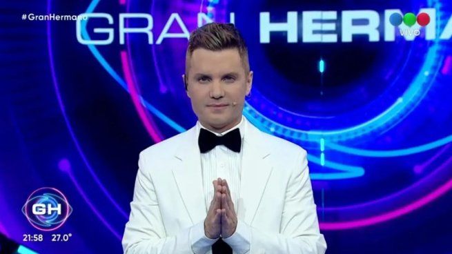 Santiago del Moro sigue en la conducción del reality.