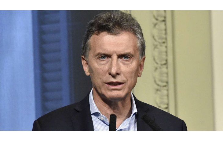 Además, Macri subrayó la iniciativa es un compromiso firmado por el ministro de Educación de la Nación y los ministros de las 24 provincias, donde unimos voluntades para concretar todos los desafíos pendientes y construir sobre lo construido a lo largo de estos años.
