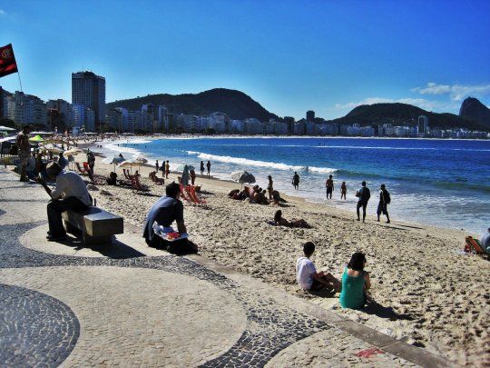 Cierran las playas de Río ante el aumento de casos de coronavirus