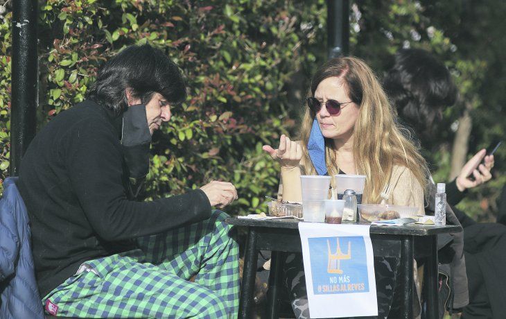 Apertura. Algunos bares dieron este fin de semana el puntapié inicial y reabrieron afuera.