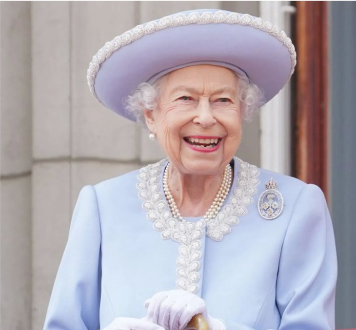 Reina Isabel II. Reina Isabel II.