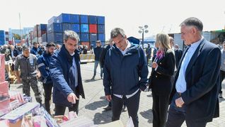 massa anuncio millonario decomiso por contrabando: se termino el festival de importaciones