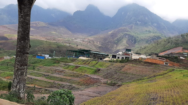 La mina Meca I, ubicada en Alta Verapaz (Guatemala), cuenta con 500 acres, 21 invernaderos, laboratorio, planta de procesamiento y pista de aterrizaje.&nbsp;