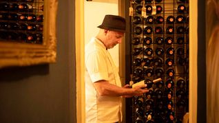 Son vinos de partidas reducidas, provenientes de parcelas seleccionadas y con procesos de elaboración especialmente cuidados, que apuntan tanto al consumidor dispuesto a darse un gusto como a coleccionistas y conocedores.