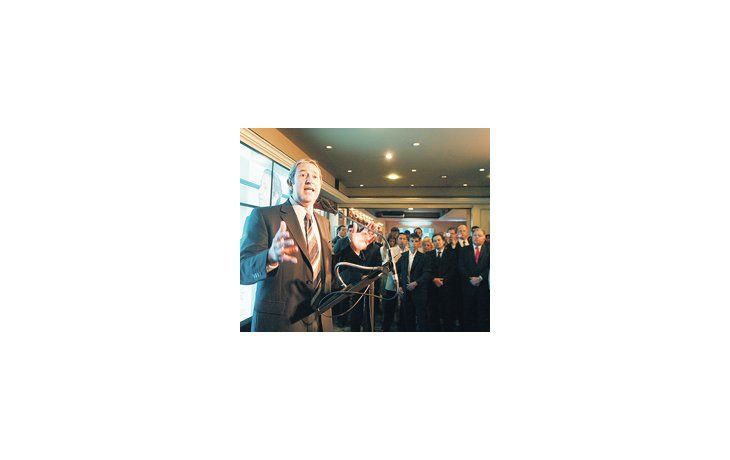 ámbito.com | Julio Cobos fue el único orador en la presentación de su programa de gobierno en un hotel, a metros del Obelisco. Pasará las vacaciones en Mar del Plata.