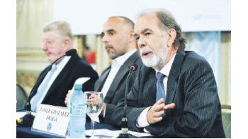 Miguel Bein (sciolista), Agustín D’Attellis (oficialista) y Javier González Fraga (UCR) fueron los invitados del mes en el almuerzo del CICYP. Para junio se promete a Axel Kicillof.