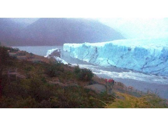 Cayó el puente de hielo del Perito Moreno y no se pudo ver