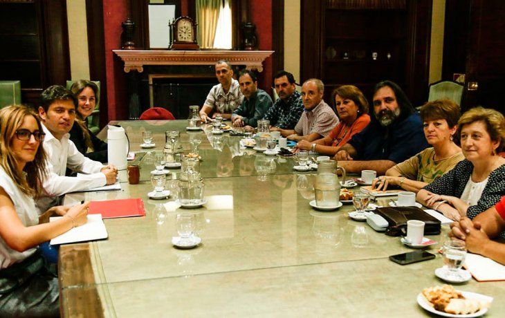 El Frente de Unidad Docente Bonaerense, durante su encuentro en diciembre con el gobernador Axel Kicillof. Ayer elevaron un reclamo por el diferimiento del pago del remanente del gatillo.