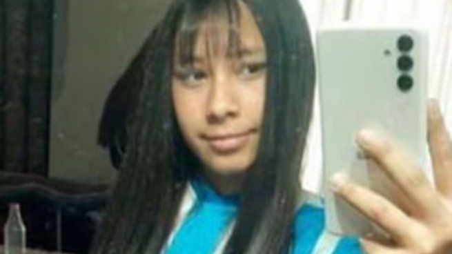 Al momento de su desaparición, Agostina vestía un jean negro, buzo bordó y zapatillas blancas. Cualquier dato sobre su ubicación puede ser comunicado al teléfono 3515192014 (Gabriel Vega, padre de la joven).