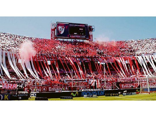 Coros molestos. Cada vez en más canchas cantan insultando a Macri.