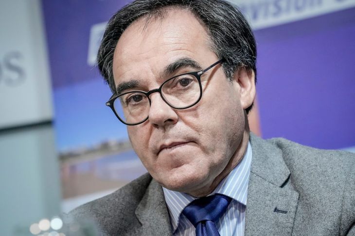robert bouvier ministro de ambiente.jpg