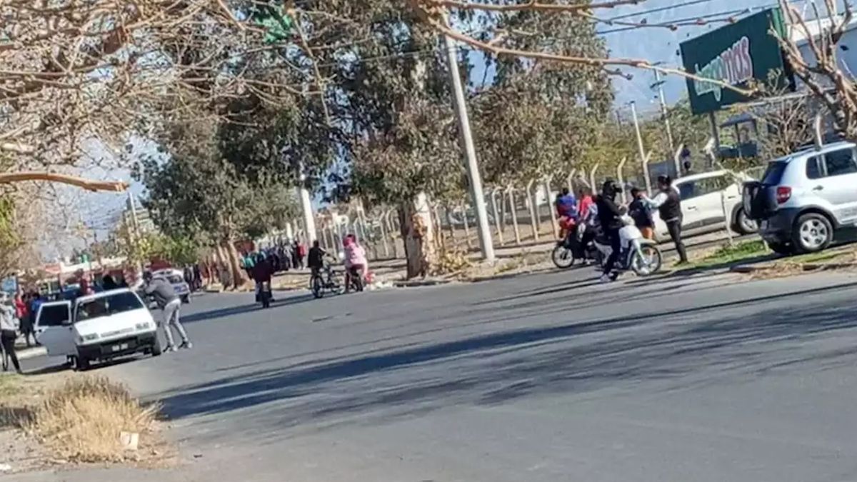 San Juan: detuvieron a 36 personas tras organizar un intento de saqueo en un supermercado