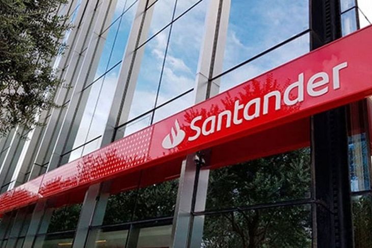 The bank was sentenced to pay compensation after a trial for bad financial advice. The bank was sentenced to pay compensation after a trial for bad financial advice.