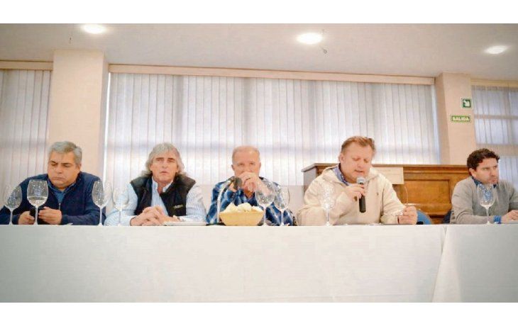 ámbito.com | Disidentes. Bajo ese mote, que utilizó el grupo de Hugo Moyano en la década pasada, deliberaron ayer gremialistas opositores al Gobierno como Ricardo Cirielli (técnicos aeronáuticos), Omar Pérez (camioneros), Omar Plaíni (canillitas) y Pablo Biró (pilotos