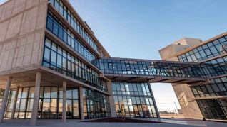 El centro podrá formar entre 2000 y 3000 trabajadores por año. El centro podrá formar entre 2000 y 3000 trabajadores por año.