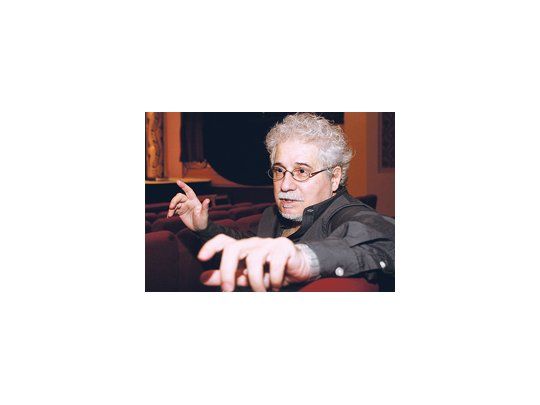 Carlos Rivas: «El gran tema de la obra es la represión sexual y la cuestión de géneros: qué es ser mujer, qué es ser hombre, cómo sienten, cómo se comunican».