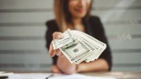 dolar tarjeta: la brecha con el blue se amplio mas y ya es la mas alta de 2024