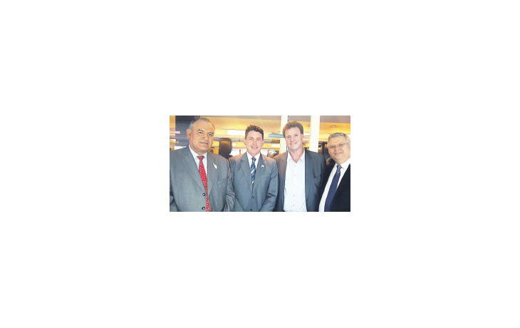 ámbito.com | El embajador de los EE.UU,. Noah Mamet, ayer en el almuerzo patrio con empresarios y opositores: Juan C. Juárez, Gerardo Milman y Abel Buil.